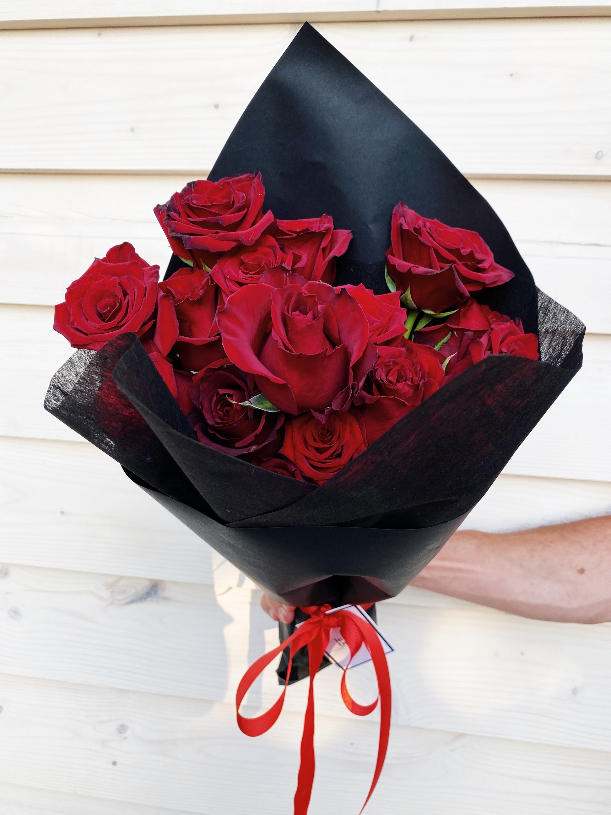 elegant collection of red roses for valentines